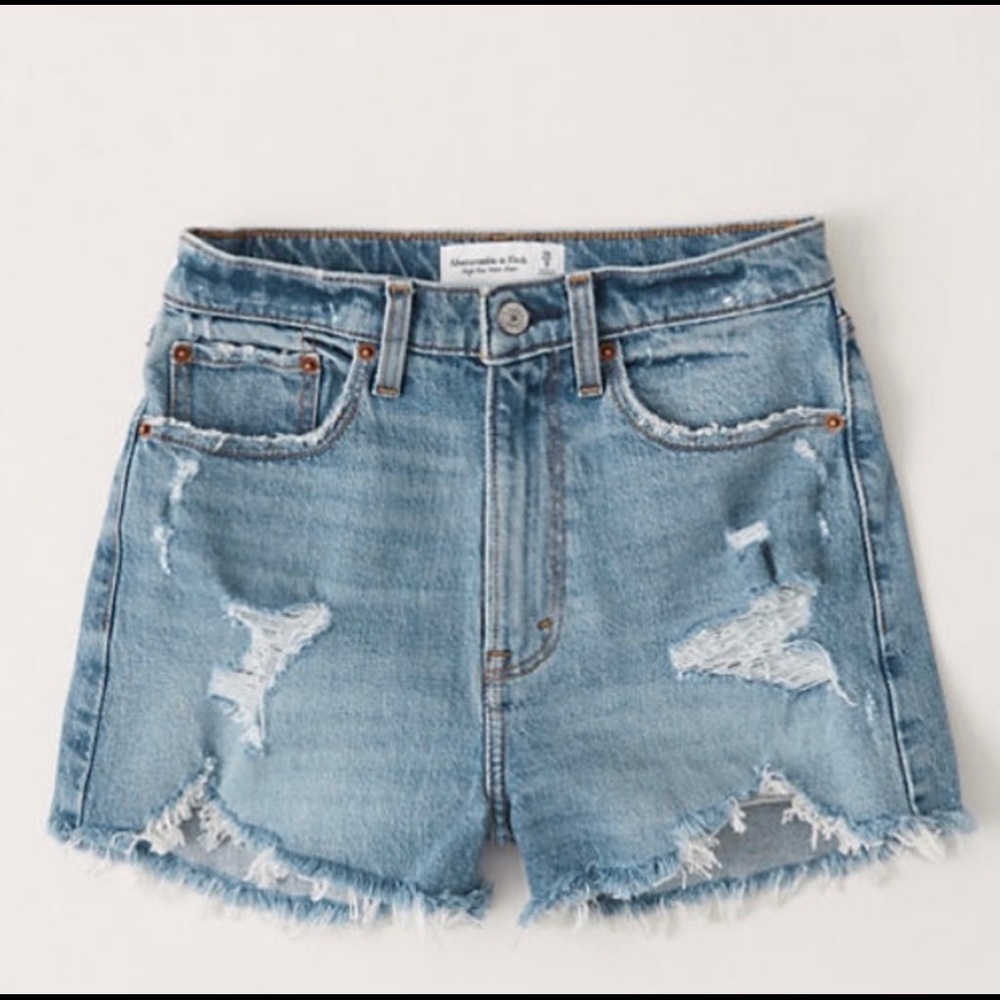 Abercrombie high rise mom short